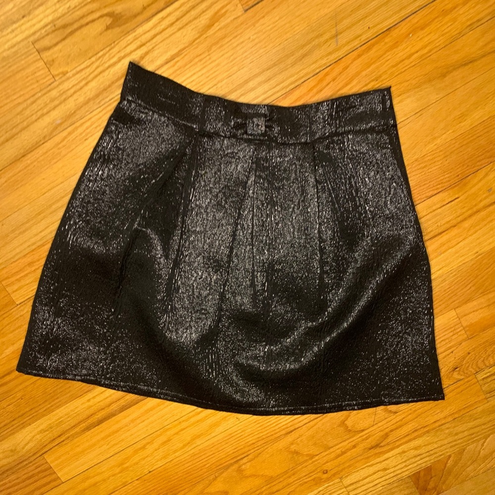 Black shadow mini skirt.